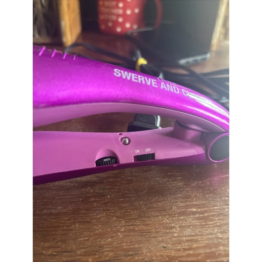 Bed Head Ceramic Swerve And Curve Beach Waves Hot Iron
